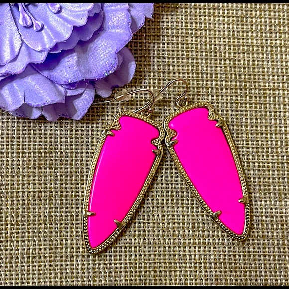 Kendra Scott NEON PINK Skylar earrings - Picture 2 of 2
